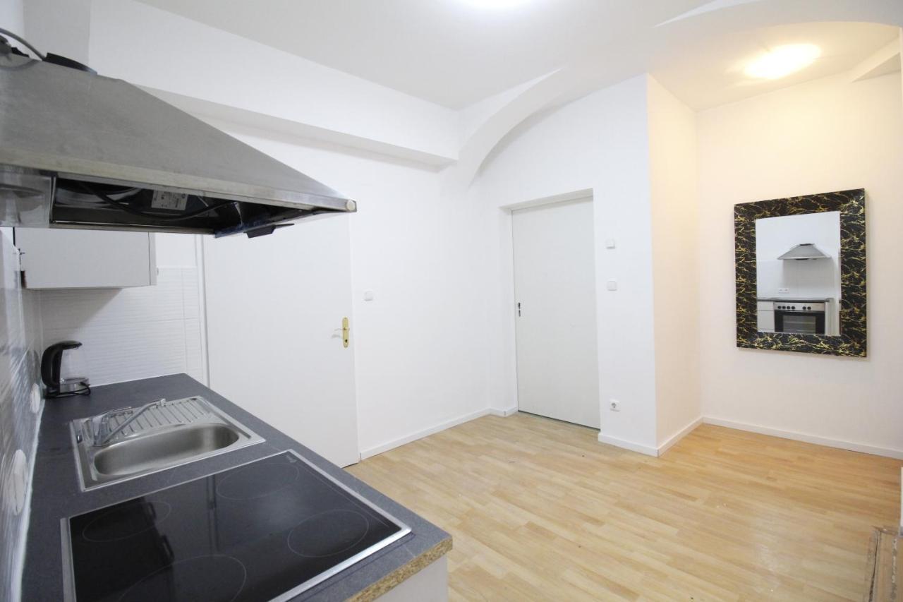 Comfort Triple Room Th Wien Exterior foto