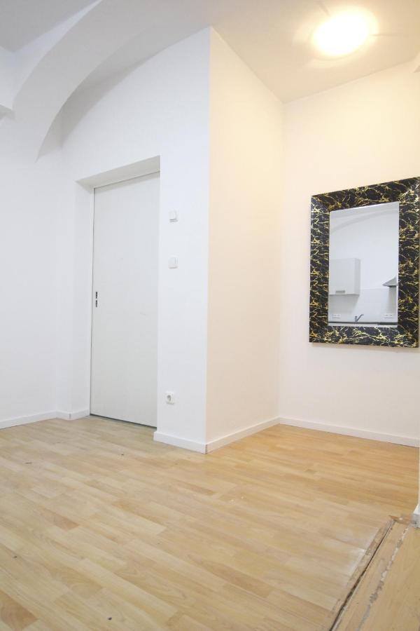 Comfort Triple Room Th Wien Exterior foto